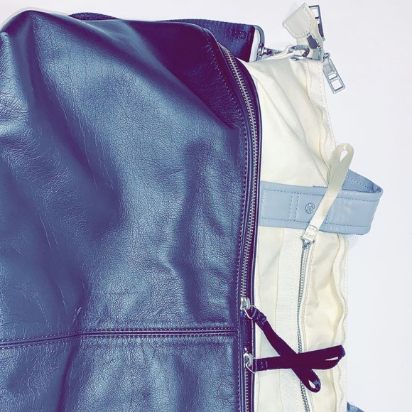 Lululemon athletica Gym/weekender bag - Picture 7 of 10